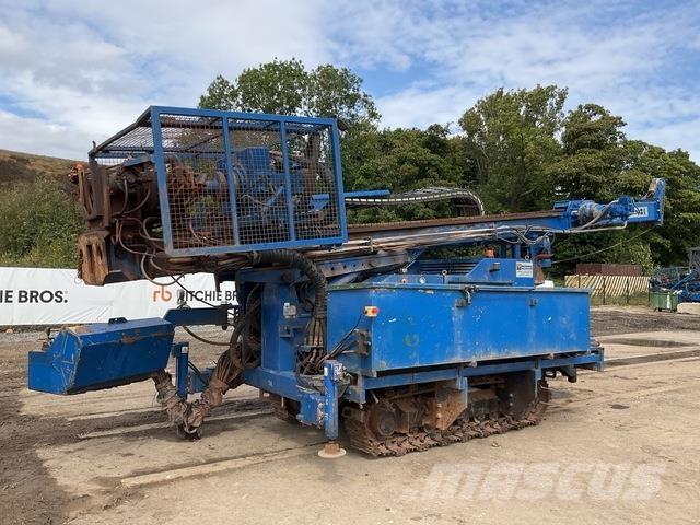 Massenza M18 도로 굴착기