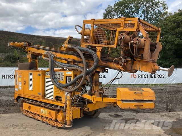 Massenza MI604 도로 굴착기