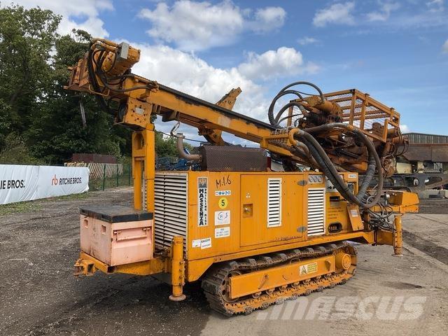 Massenza MI604 도로 굴착기