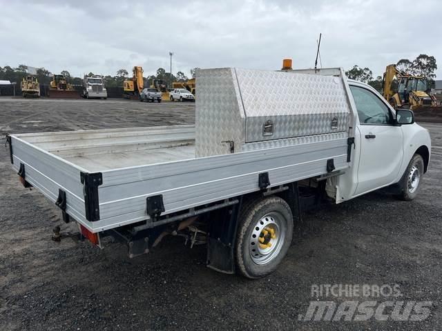 Mazda BT-50 기타