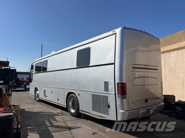 MCI F3500 모터홈 및 카라반
