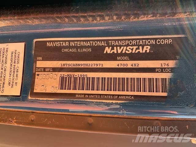 Navistar 4700 트럭 탑재 고소작업대