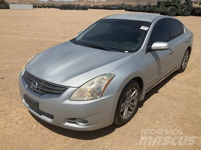 Nissan Altima 자동차