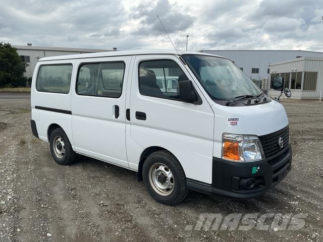 Nissan Caravan 미니 버스