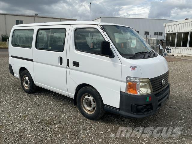 Nissan Caravan 미니 버스