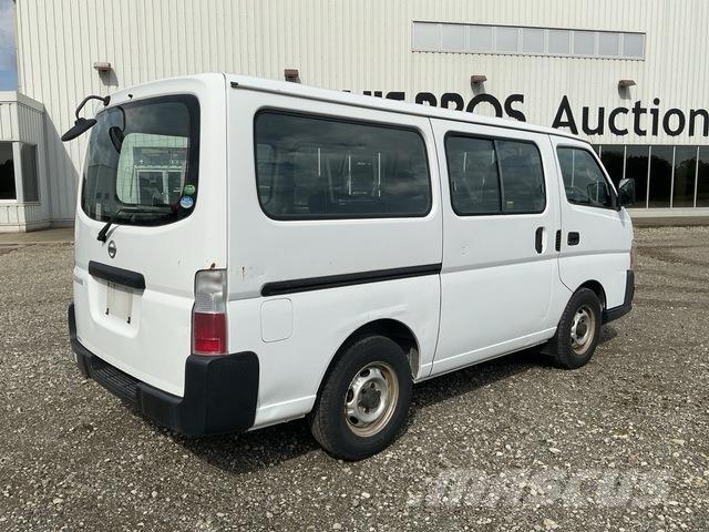 Nissan Caravan 미니 버스