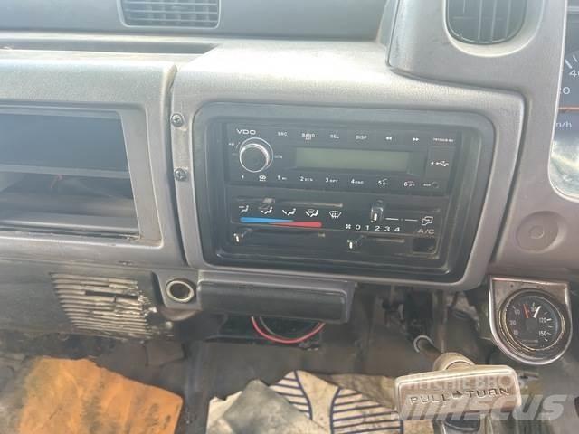 Nissan Condor 덤프 트럭