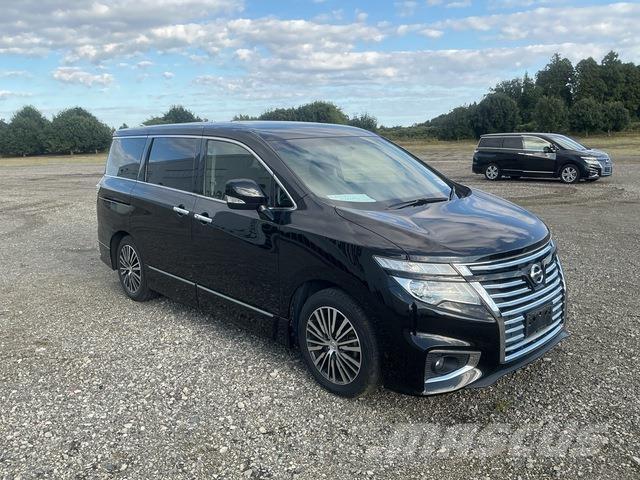 Nissan Elgrand 미니 버스