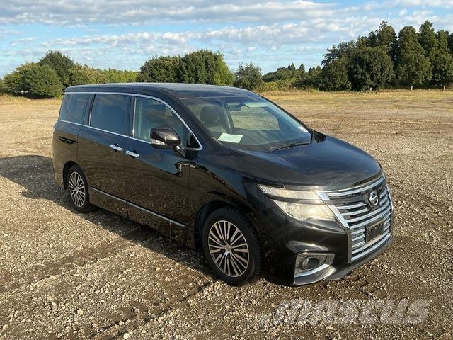 Nissan Elgrand 미니 버스