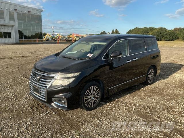 Nissan Elgrand 미니 버스