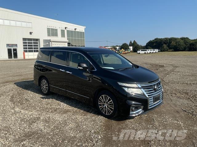 Nissan Elgrand 미니 버스