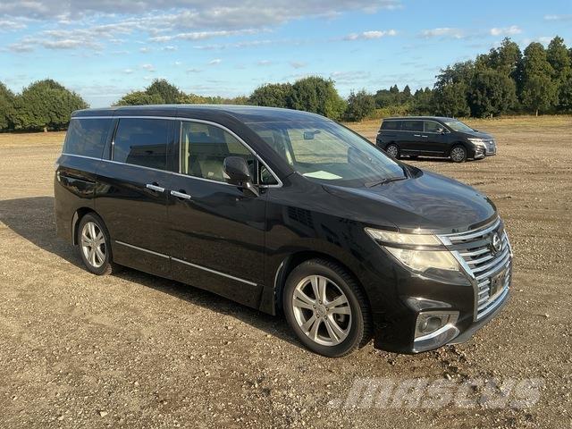 Nissan Elgrand 미니 버스