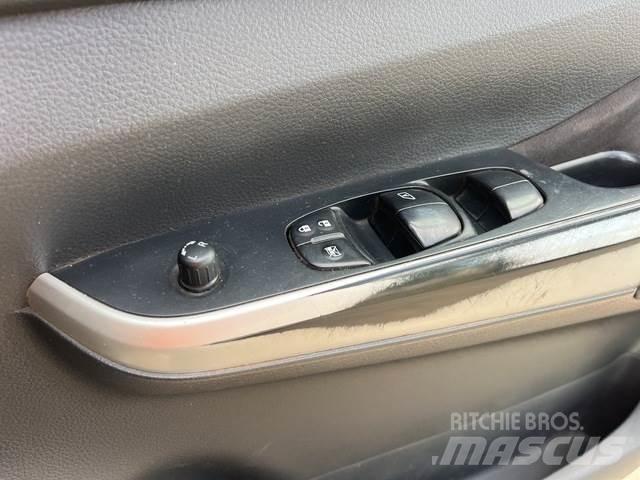 Nissan Navara 픽업/드롭사이드