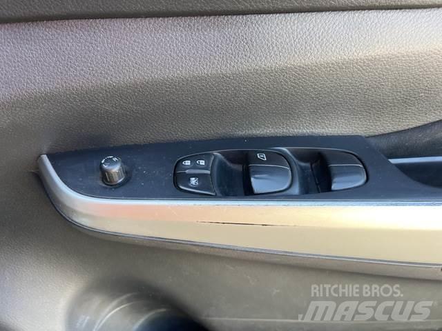 Nissan Navara 픽업/드롭사이드