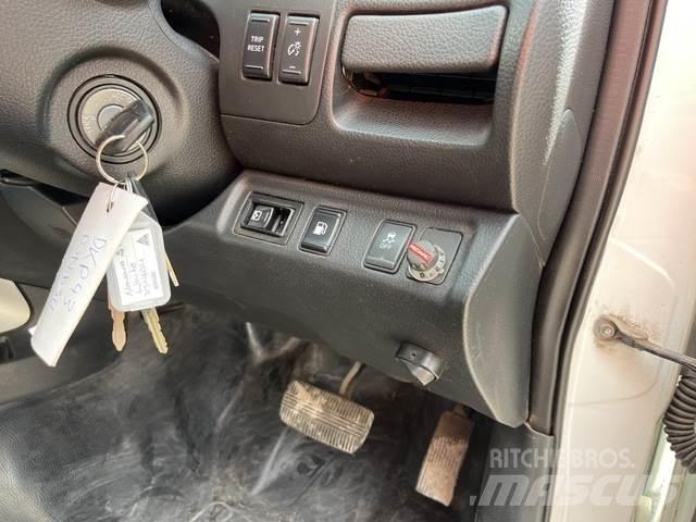 Nissan Navara 픽업/드롭사이드