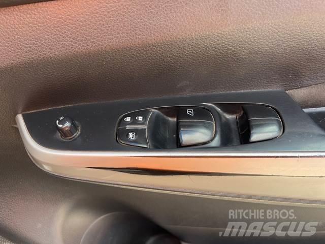 Nissan Navara 픽업/드롭사이드