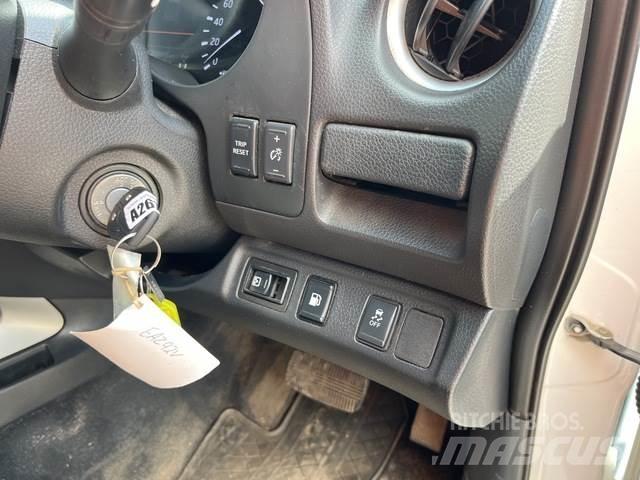 Nissan Navara 픽업/드롭사이드