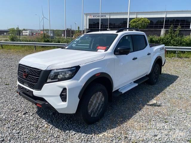 Nissan Navara 기타