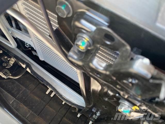 Nissan Navara 기타