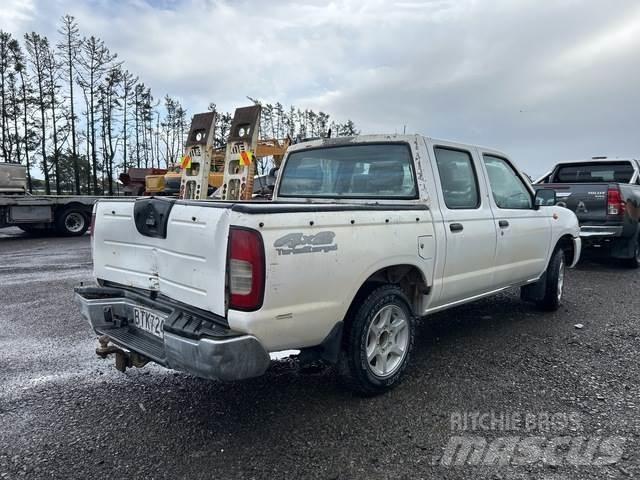 Nissan Navara 픽업/드롭사이드