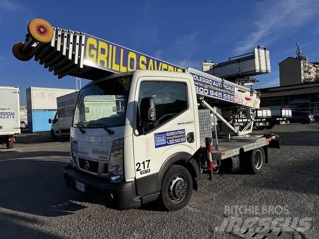 Nissan NT400 트럭 탑재 고소작업대