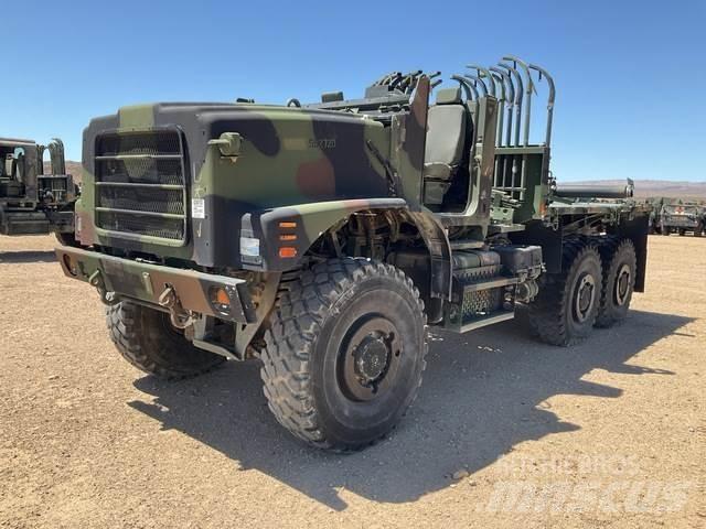 Oshkosh AMK23A1 탑차 트럭