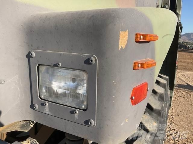 Oshkosh AMK29 덤프 트럭