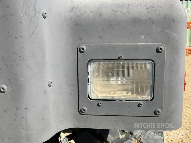 Oshkosh AMK29A1 덤프 트럭