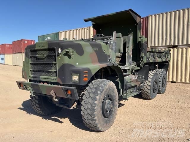 Oshkosh AMK29A1 덤프 트럭