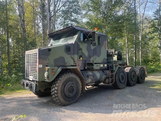 Oshkosh M1070 트랙터 유닛
