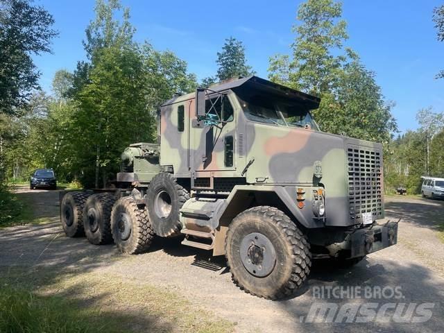 Oshkosh M1070 트랙터 유닛