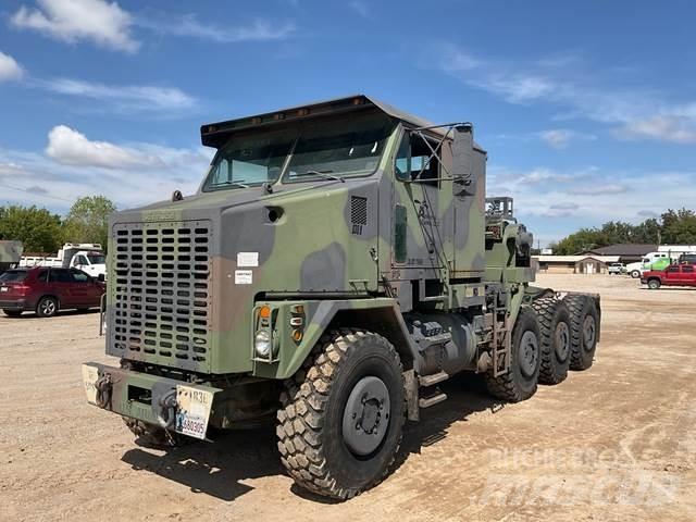 Oshkosh M1070 회수 차량