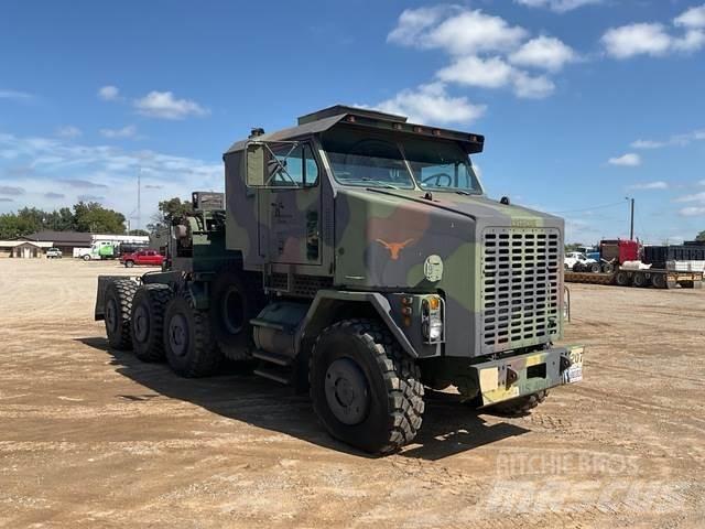 Oshkosh M1070 회수 차량