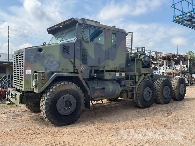 Oshkosh M1070 회수 차량