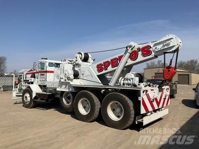 Oshkosh M911 회수 차량