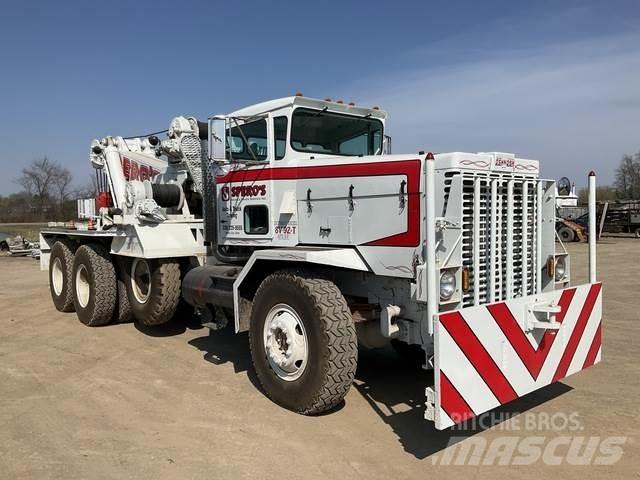 Oshkosh M911 회수 차량