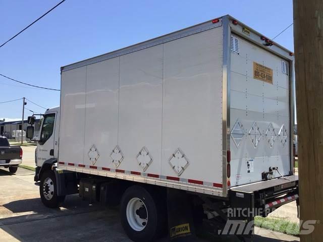 Peterbilt 220 탑차 트럭