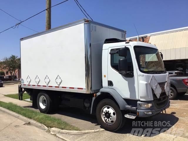 Peterbilt 220 탑차 트럭