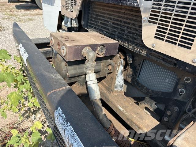 Peterbilt 320 폐기물 수거 트럭