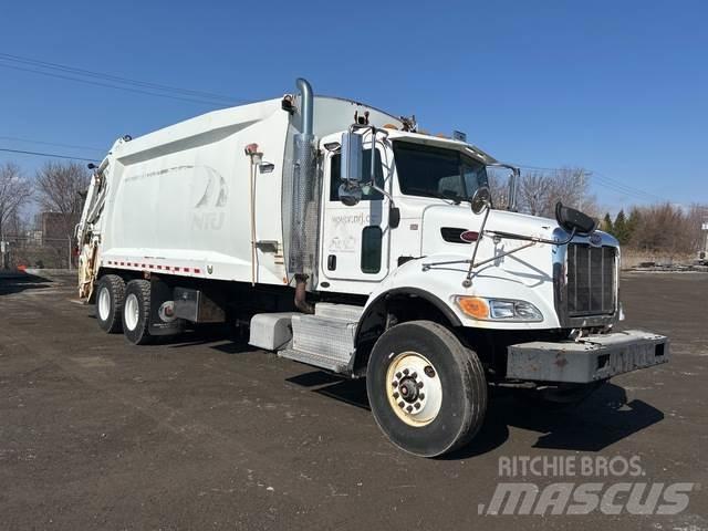 Peterbilt 348 폐기물 수거 트럭
