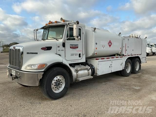 Peterbilt 348 탱커 트럭