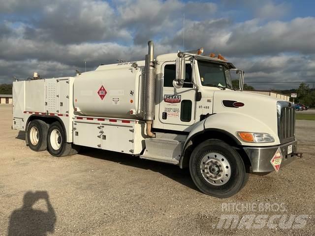 Peterbilt 348 탱커 트럭