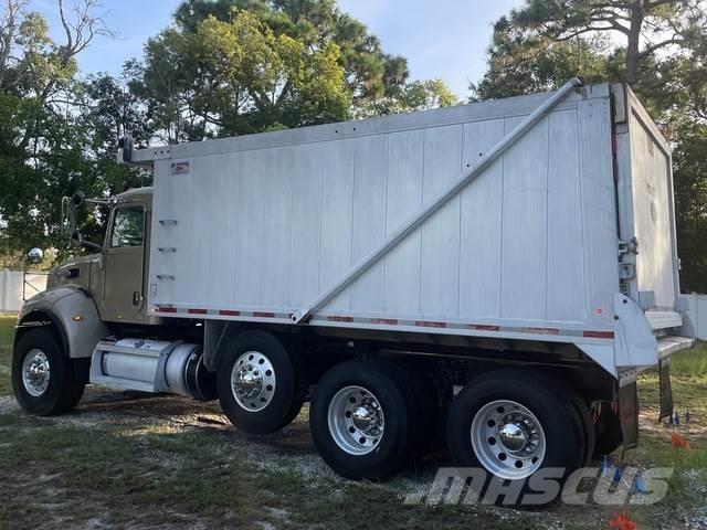 Peterbilt 348 덤프 트럭