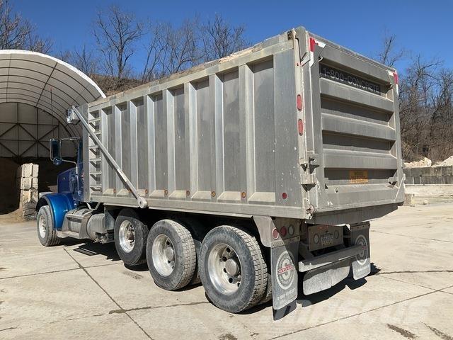 Peterbilt 367 덤프 트럭
