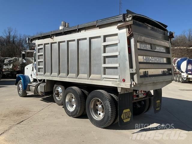 Peterbilt 367 덤프 트럭