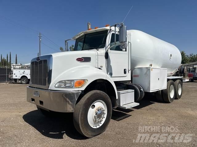 Peterbilt 382 탱커 트럭