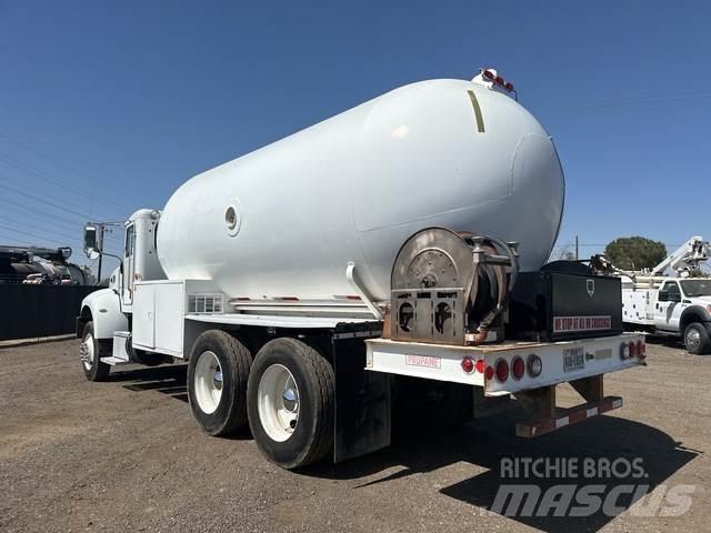 Peterbilt 382 탱커 트럭