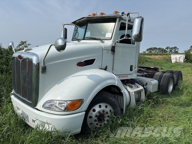 Peterbilt 384 트랙터 유닛