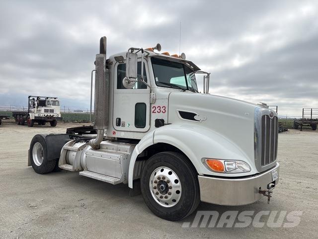 Peterbilt 384 트랙터 유닛