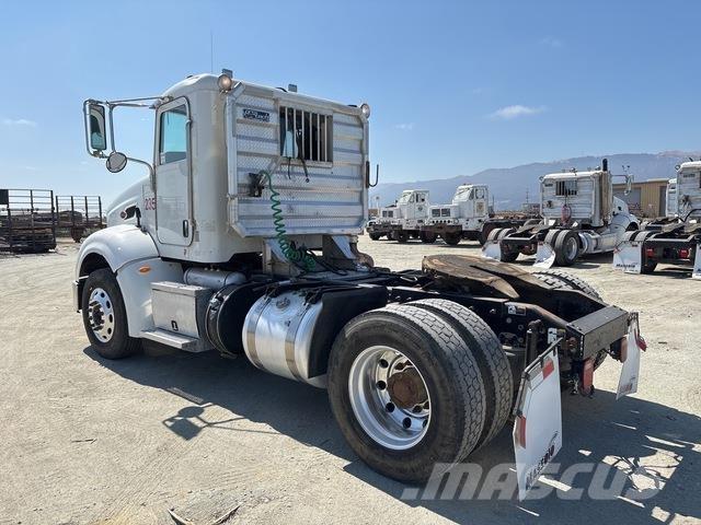 Peterbilt 384 트랙터 유닛